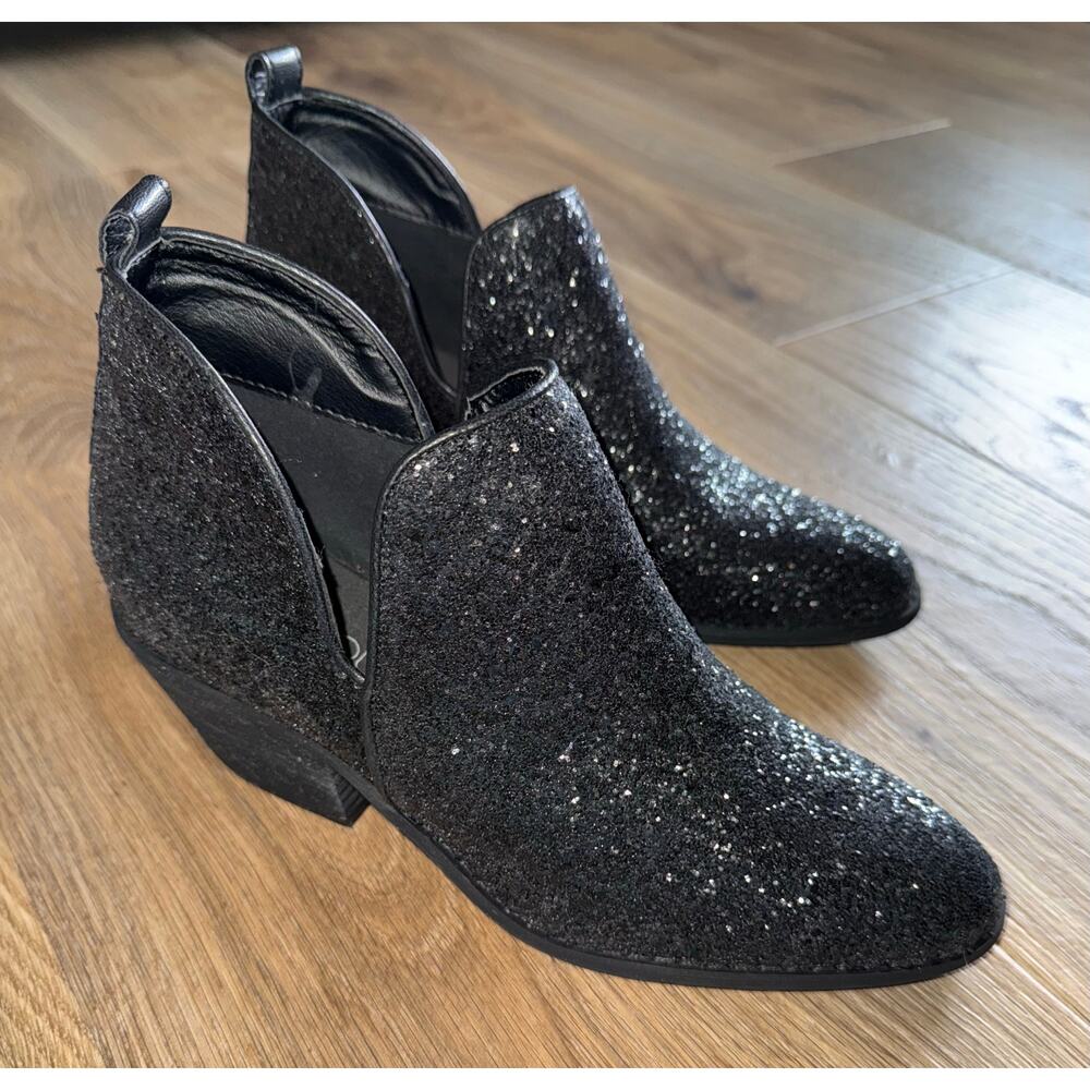 Corky’s Boutique Glow Up Sparkly Black Boots - size 8 - T9
